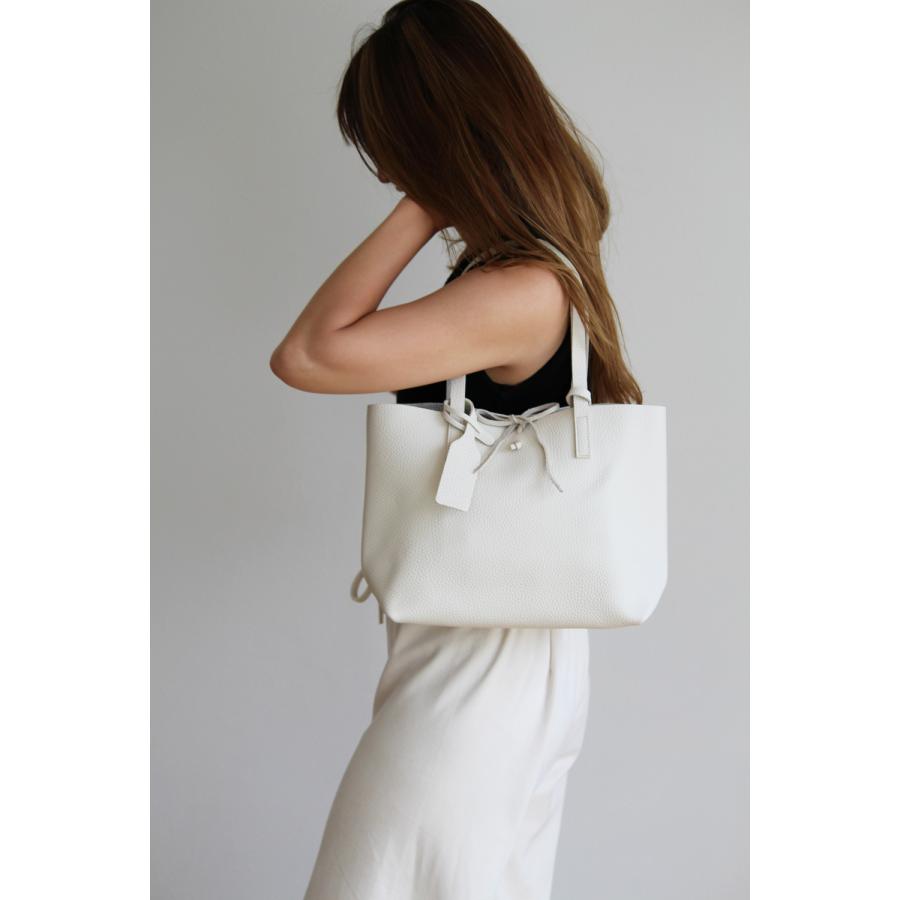 トートバッグ レディース A4 小さめ 本革 イタリア牛革 軽い 軽量