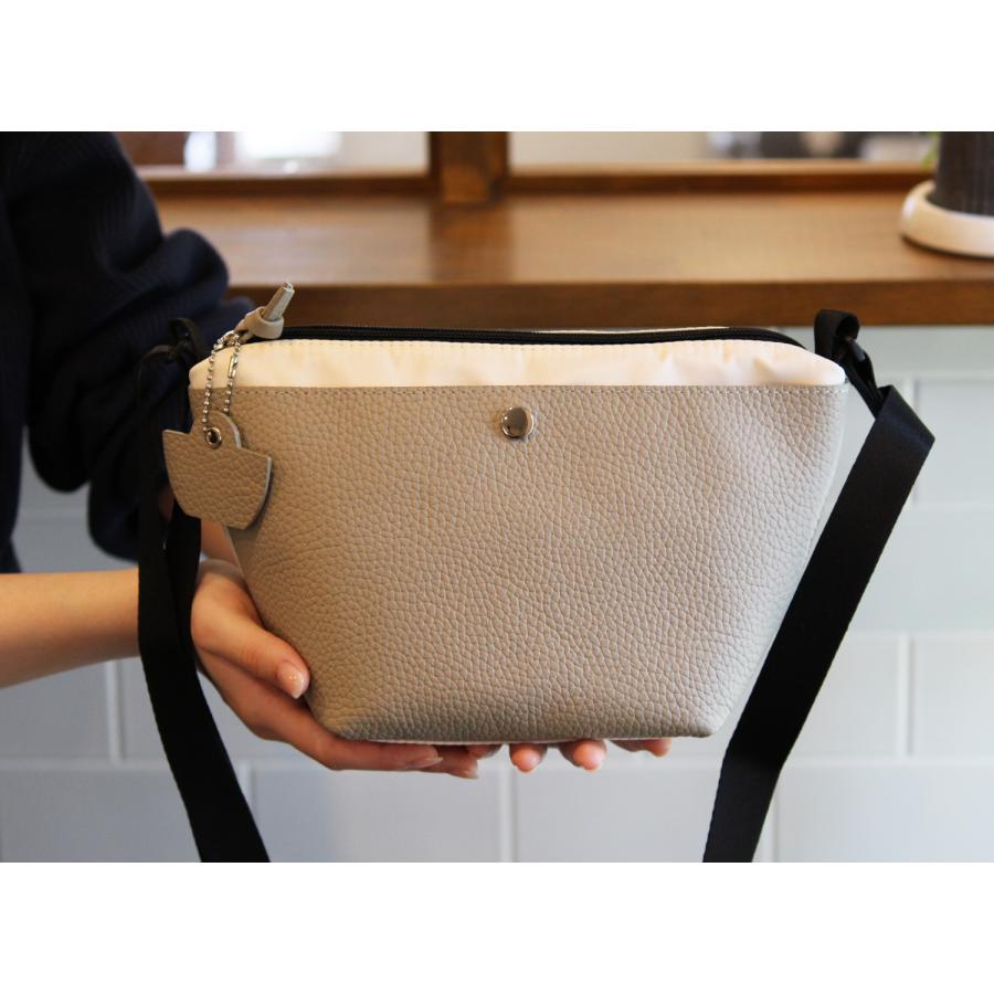 高密度ナイロン＆牛革のTuttiショルダーバッグ 斜めがけバッグ