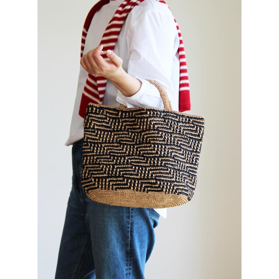 ［新品タグ付き未使用]イタリア製カゴバック かごバッグ カゴバッグ 籠バッグ 黒 大人 ブランド 2024