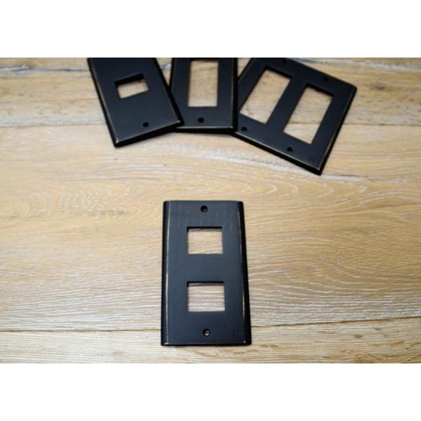 スイッチカバー プレート 3穴 3口用 コンセント コンセントカバーおしゃれ 真鍮 ブラック仕上げ Pl ブラック 艶消し黒 高級 金属 アンティーク In5878 Otk Estoah Home エストアホーム 通販 Yahoo ショッピング