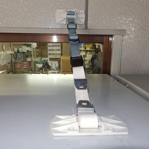 訳あり新品 耐震ベルト Lハイブリッド 転倒防止 1個入り 接着パッド付 QL-E88 サンワサプライ 外装にキズ、汚れあり | SANWA SUPPLY | 03