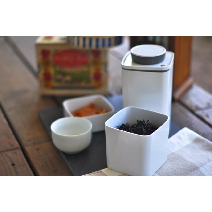 Ankomn ダイアル式真空保存容器ターンシール 遮光 キャニスター 1 2l 容器 ホワイト コーヒー豆 約300 400g コーヒー粉 約0g 真空 密閉 密封 B07ccfqpnm エスショップ2号店 通販 Yahoo ショッピング