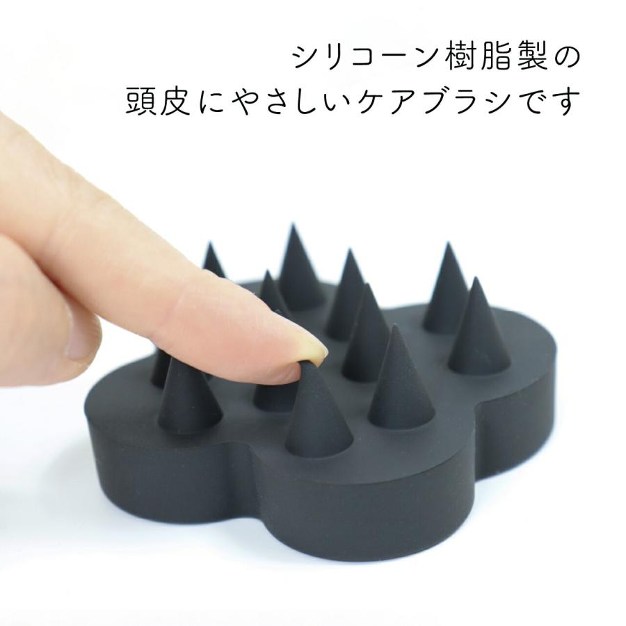 【正規店入荷】【名入れ代込み】uka ウカ スカルプブラシ KENZAN ブラック 名前 彫刻 刻印 お祝い プレゼント ギフト 記念日 誕生日 母の日 美容 |  | 03