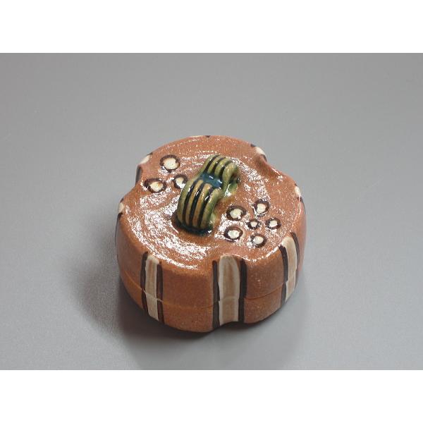 三右衛門合作　赤織部　巴紋　茶碗　共箱　茶道具 三右衛門合作 赤織部 巴紋 茶碗 共箱 茶道具 - メルカリ