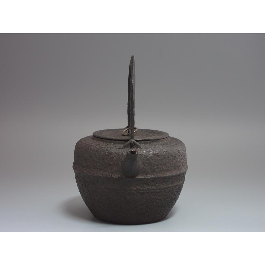 大名物 大講堂形 鉄瓶 金寿堂造 在銘 : 茶道具商 越中屋 - 通販 大名物 大講堂形 鉄瓶 金寿堂造 在銘 : 茶道具商 越中屋 - 通販