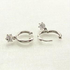 ダイヤモンド ピアス フープ ゴールド 10k 中折れ 揺れる 一粒ダイヤ 父の日の画像