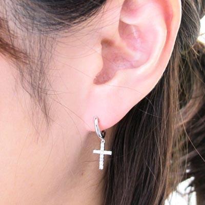 ダイヤモンド ピアス フープ ゴールド 10k クロス 十字架 中折れ 揺れる K10 誕生日 プレゼント 母の日 |  | 03