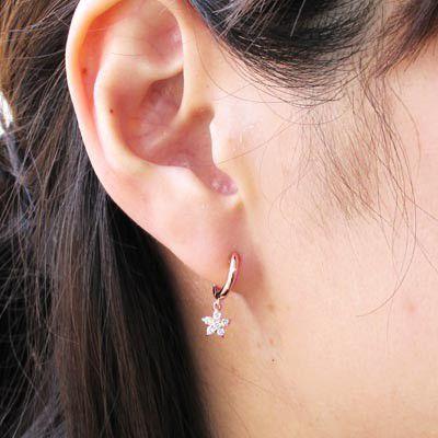 ダイヤモンド ピアス フープ ゴールド 18k フラワー 花 揺れる 中折れ k18 PG 誕生日 プレゼント 母の日 爆買 |  | 03