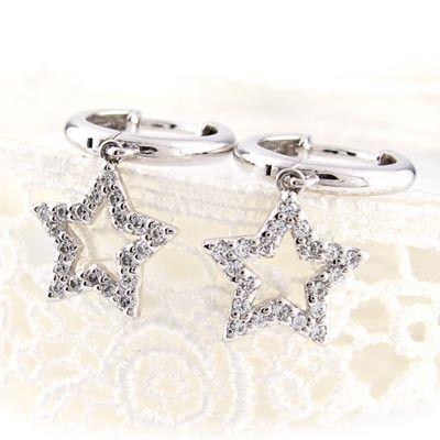 ダイヤモンド ピアス フープ ゴールド 18k スター 星 星形 揺れる 中折れ k18 誕生日 プレゼント 母の日 爆買 |  | 01