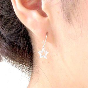フックピアス ゴールド 18k ダイヤモンド スター 星 星型 揺れる アメリカン k18 父の日の画像
