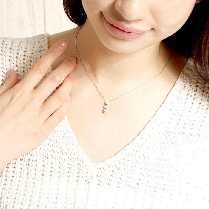 ダイヤモンド ネックレス レディース ペンダント プラチナ 900 フラワー 花 トリロジー 揺れる ブラ 誕生日 プレゼント 父の日の画像