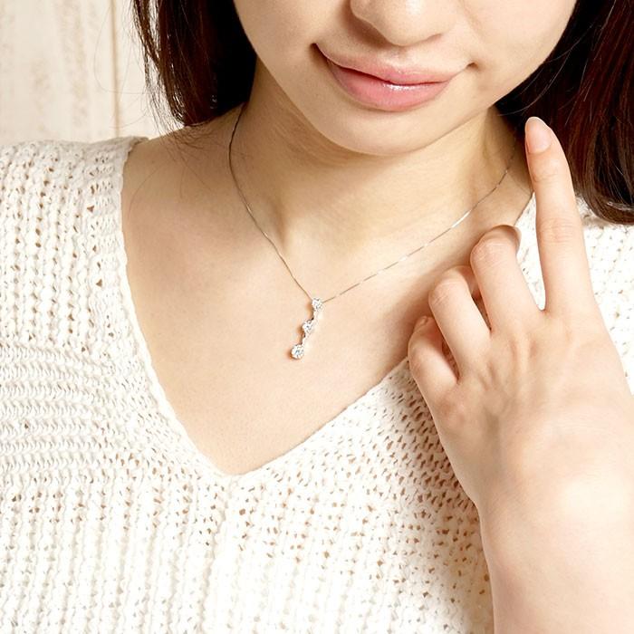 ダイヤモンド ネックレス レディース ペンダント プラチナ 900 フラワー 花 トリロジー 揺れる ブラ 誕生日 プレゼント 父の日の画像