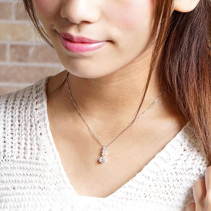 ダイヤモンド ネックレス レディース プラチナ 900 ペンダント フラワー モチーフ 揺れる ブラ 誕生日 プレゼント 父の日の画像