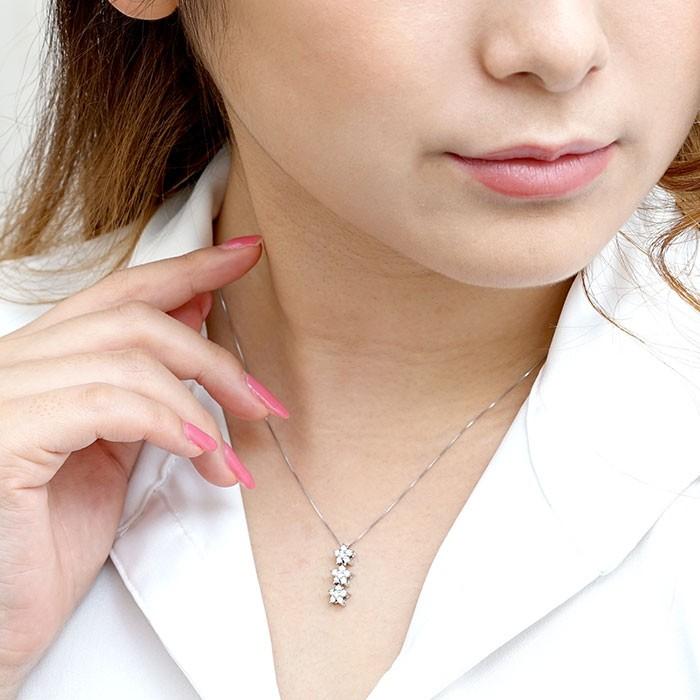ダイヤモンド ネックレス レディース プラチナ 900 ペンダント フラワー モチーフ 揺れる ブラ 誕生日 プレゼント 父の日の画像