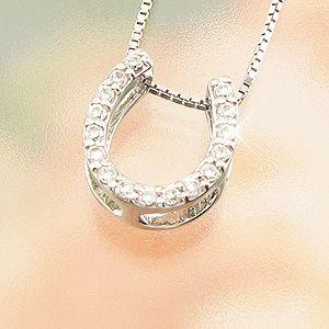 馬蹄 ネックレス レディース ダイヤモンド ホースシュー ゴールド 18k ペンダント 18金 誕生日 プレゼント 父の日の画像