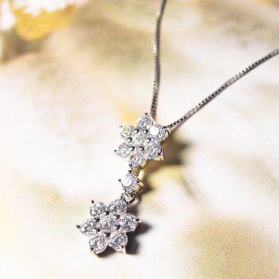 ダイヤモンド ネックレス レディース プラチナ 900 ペンダント フラワー 花 揺れる 誕生日 プレゼント 父の日の画像