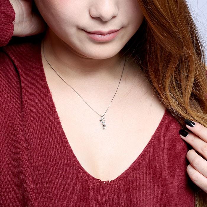 ネックレス ダイヤモンド ゴールド 18k ペンダント フラワー 花 18金 k18 誕生日 プレゼント 父の日の画像