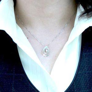 ダイヤモンド ネックレス レディース プラチナ 900 ペンダント 揺れる オーバル 0.15ct 誕生日 プレゼント 父の日の画像