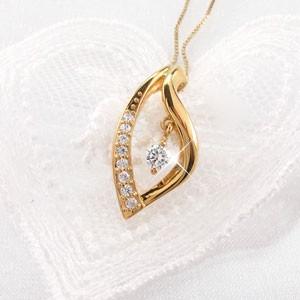 ネックレス ダイヤモンド ゴールド 18k ペンダント 揺れる ブラ スイング 18金 k18YG 誕生日 プレゼント 父の日の画像