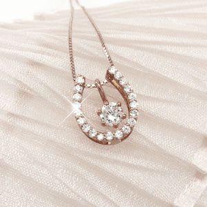 馬蹄 ネックレス レディース ダイヤモンド ゴールド 18k ペンダント ホースシュー 一粒 18金 誕生日 プレゼント ギフト 母の日 爆買 |  | 01