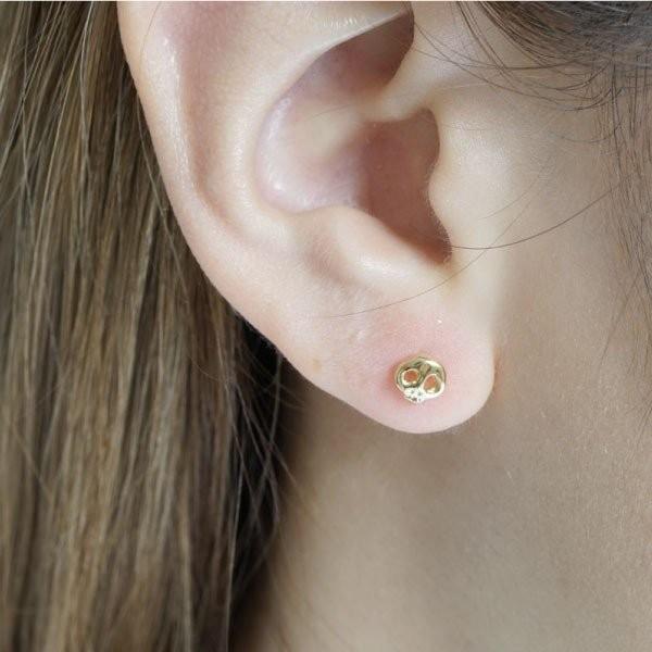 ドクロ ピアス スカル ピアス 地金ピアス 揺れる 18金 18ｋ 父の日の画像