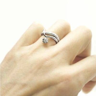 ダイヤモンドリング k10 10k 10金 指輪 揺れる スイング ラグジュアリー ゴージャス レディース 父の日の画像