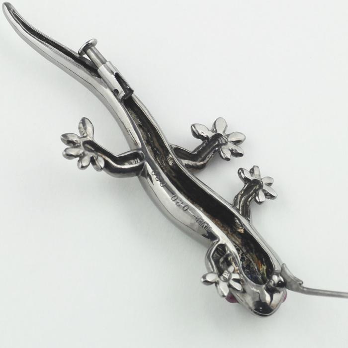 ブローチ ヤモリ 家守 ゲッコー 爬虫類 シルバー SV925 エメラルド