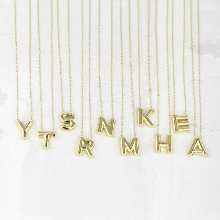 イニシャル ネックレス 18k k18 18金 ゴールド 地金 ペンダント レディース シンプル 小ぶり 誕生日 プレゼント 父の日の画像