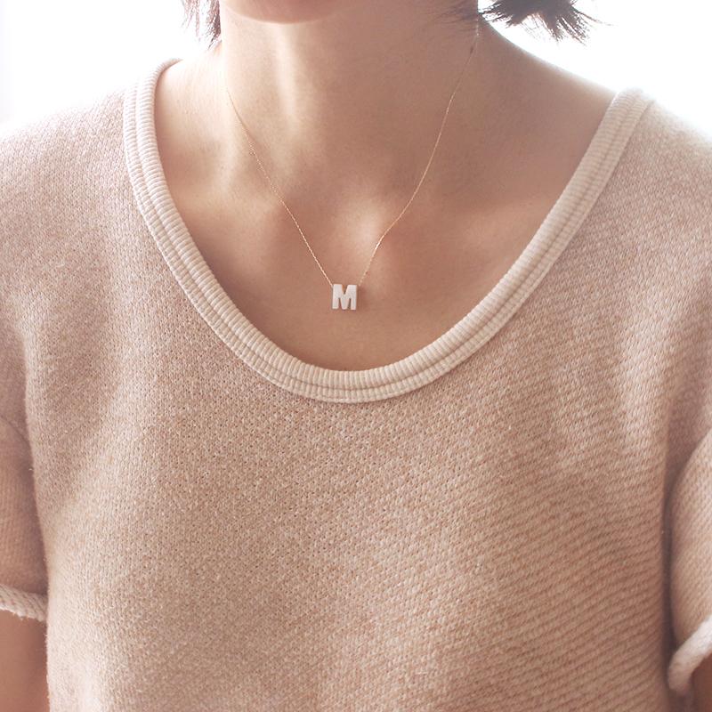 イニシャルネックレス レディース K18 18金 シェル 貝 ゴールド 選べる