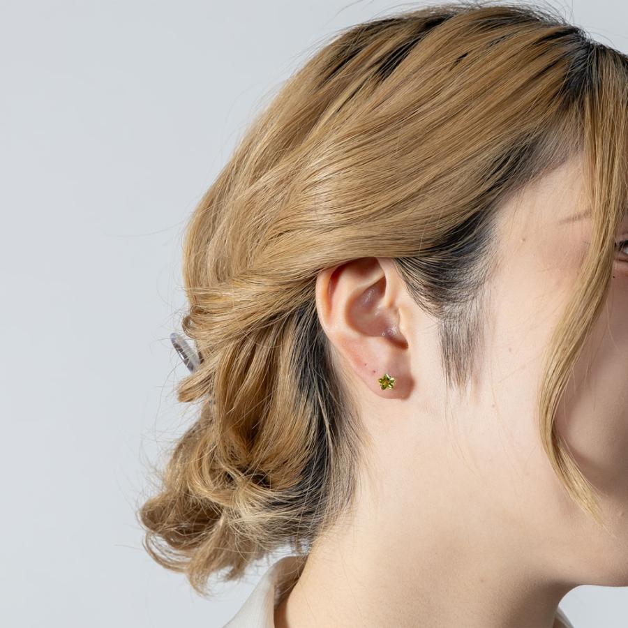ペリドット 8月 誕生石 星 スター スターストーン 一粒ピアス 6mm
