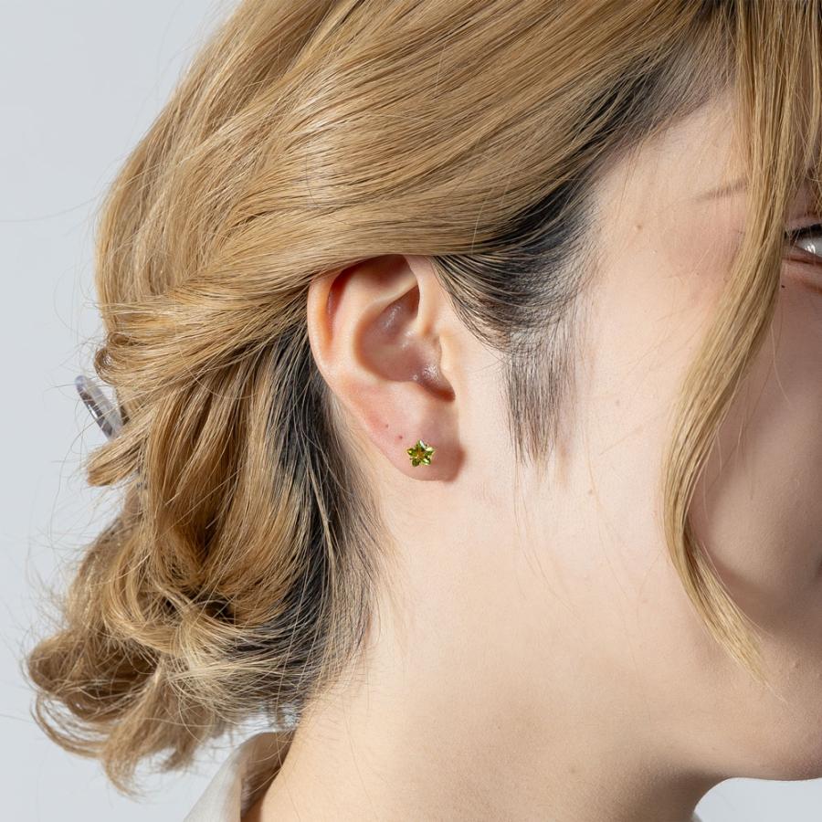 ペリドット 8月 誕生石 星 スター スターストーン 一粒ピアス 6mm