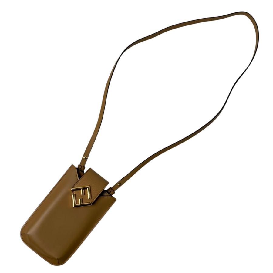 FENDI（フェンディ） 美品 FENDI FFダイヤモンド フォンポーチ 7AS188