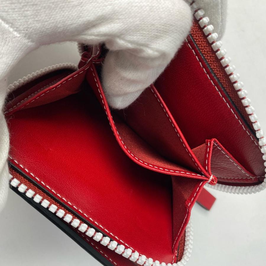 美品 ヴァレンティノガラヴァーニ valentino garavani 二つ折財布 ロックスタッズ レディース 美品 ヴァレンティノガラヴァーニ valentino garavani 二つ折財布