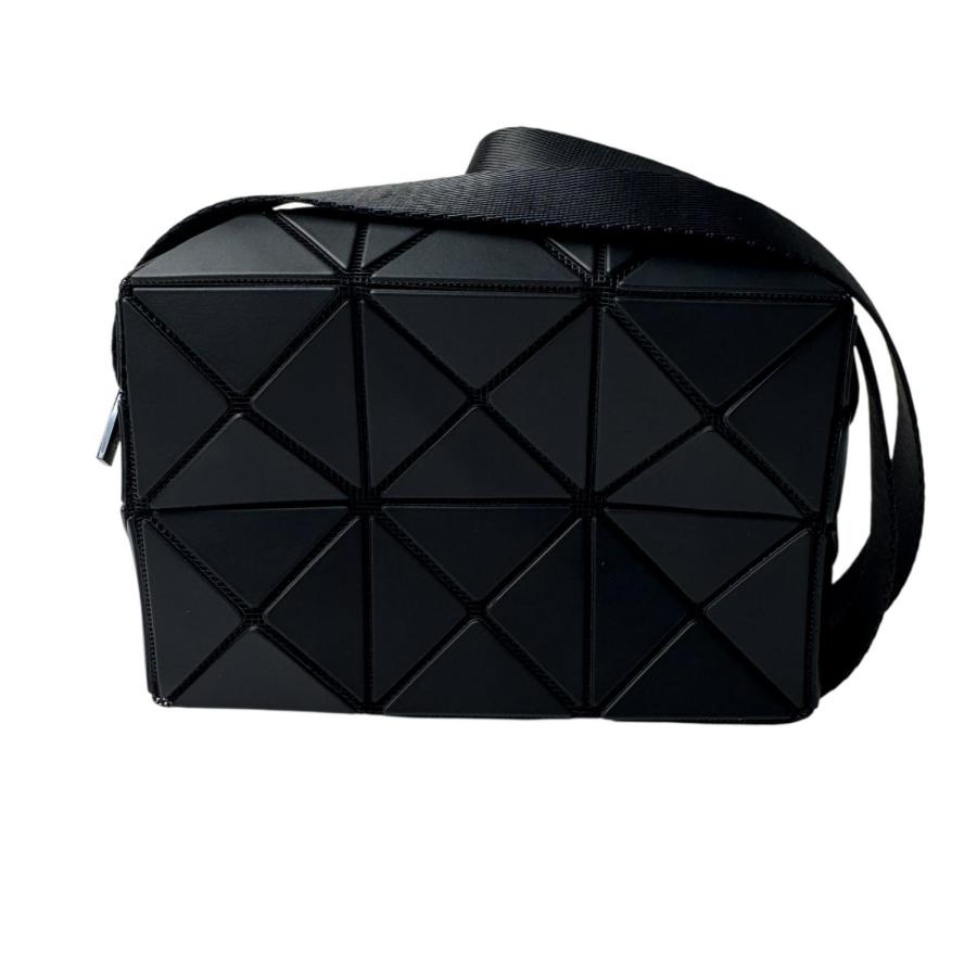 バオバオ　ショルダーバッグ　メッセンジャー　イッセイミヤケ　BAOBAO 黒 ISSEY MIYAKE（イッセイミヤケ） 美品 バオバオ ミニ ショルダーバッグ