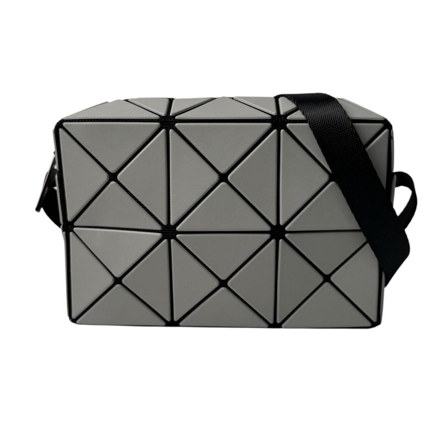 未使用 バオバオ　イッセイミヤケ　 ショルダーバッグ 黒 ブラック キューボイド ISSEY MIYAKE（イッセイミヤケ） 美品 バオバオ BOA BOA ISSEY MIYAKE