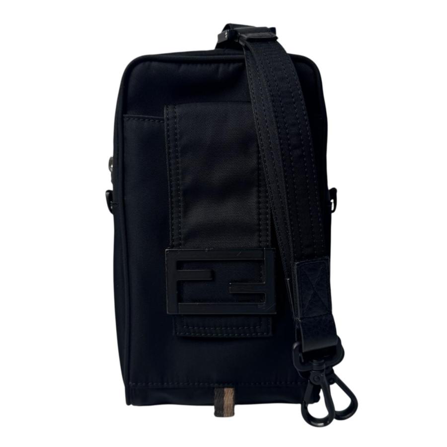 フェンディ FENDI バゲット フォンポーチ ナイロン ショルダーバッグ 黒 7AS056 斜めがけ クロスボディ メンズ FENDI（フェンディ） バゲット フォンポーチ ナイロン ショルダー