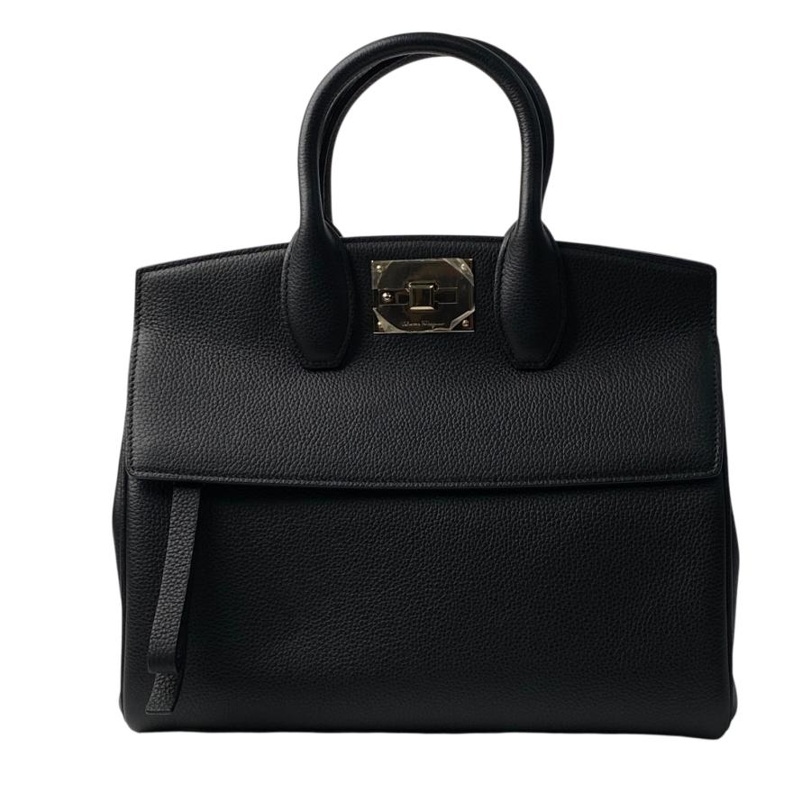 新品同様 フェラガモ Salvatore Ferragamo レディースTHE STUDIO BAG