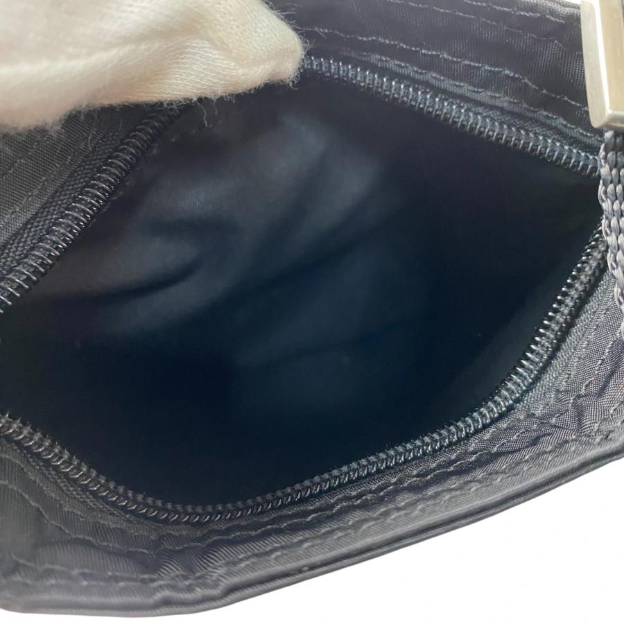 週末値下げしました♪美品!プラダ　ショルダーバッグ　擦れ、汚れなし PRADA（プラダ） 【並行輸入品】プラダ ショルダーバッグ レザー ミニ