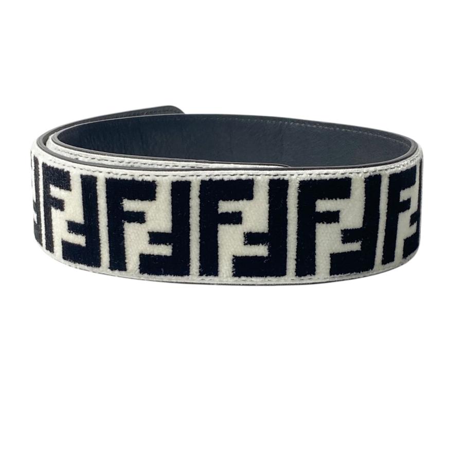 FENDI（フェンディ） 新品同様 レディース ズッカ ショルダー