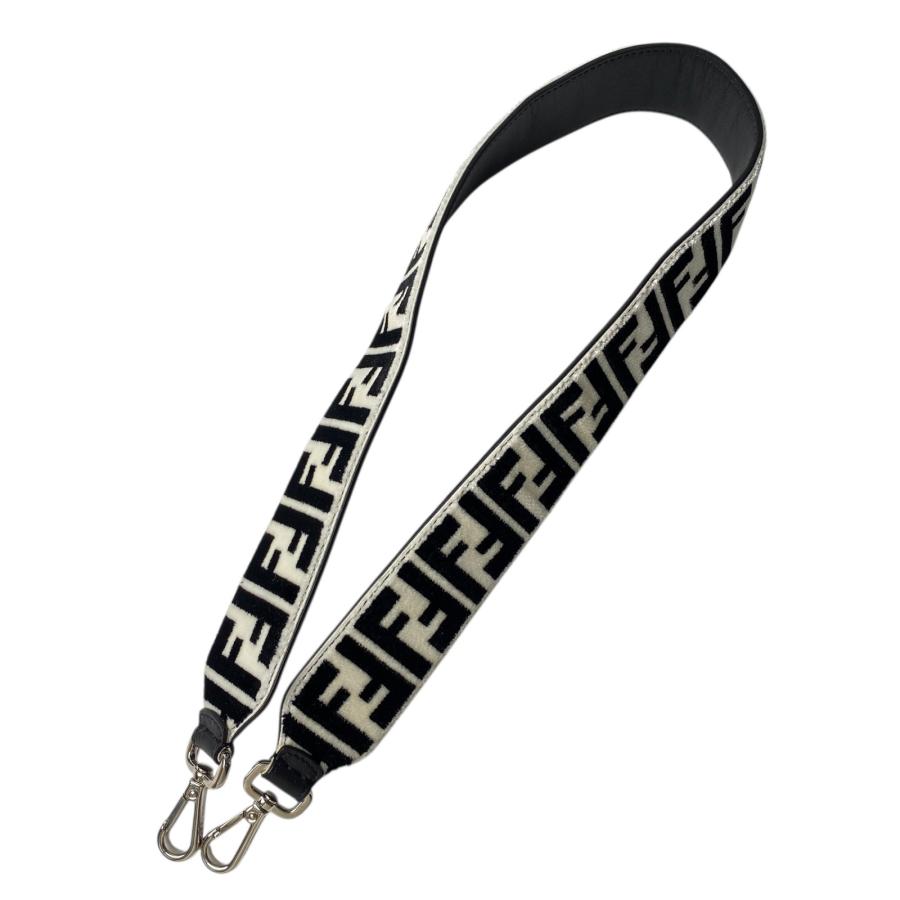 FENDI（フェンディ） 新品同様 レディース ズッカ ショルダー