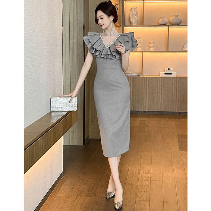 an グレー フリル付き ノースリーブ ひざ丈ワンピースドレス