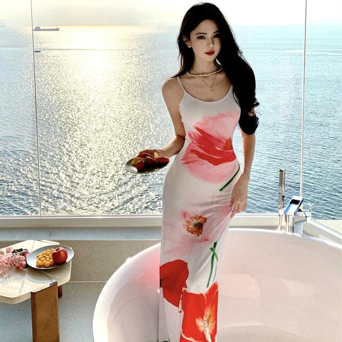 背中開き ノースリーブ 花柄マキシ丈フレアリゾートワンピース