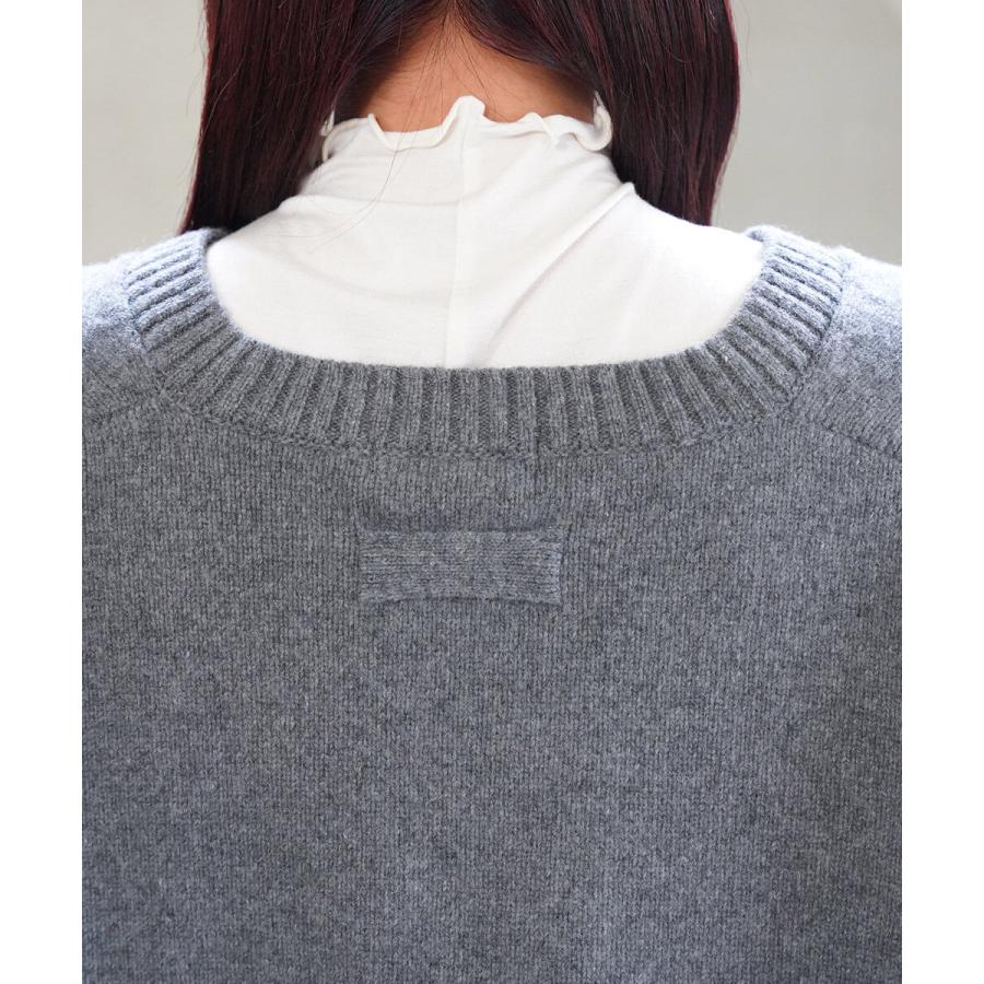 ニコルソン&ニコルソン Vネックニット AURA nicholson&nicholson 2025