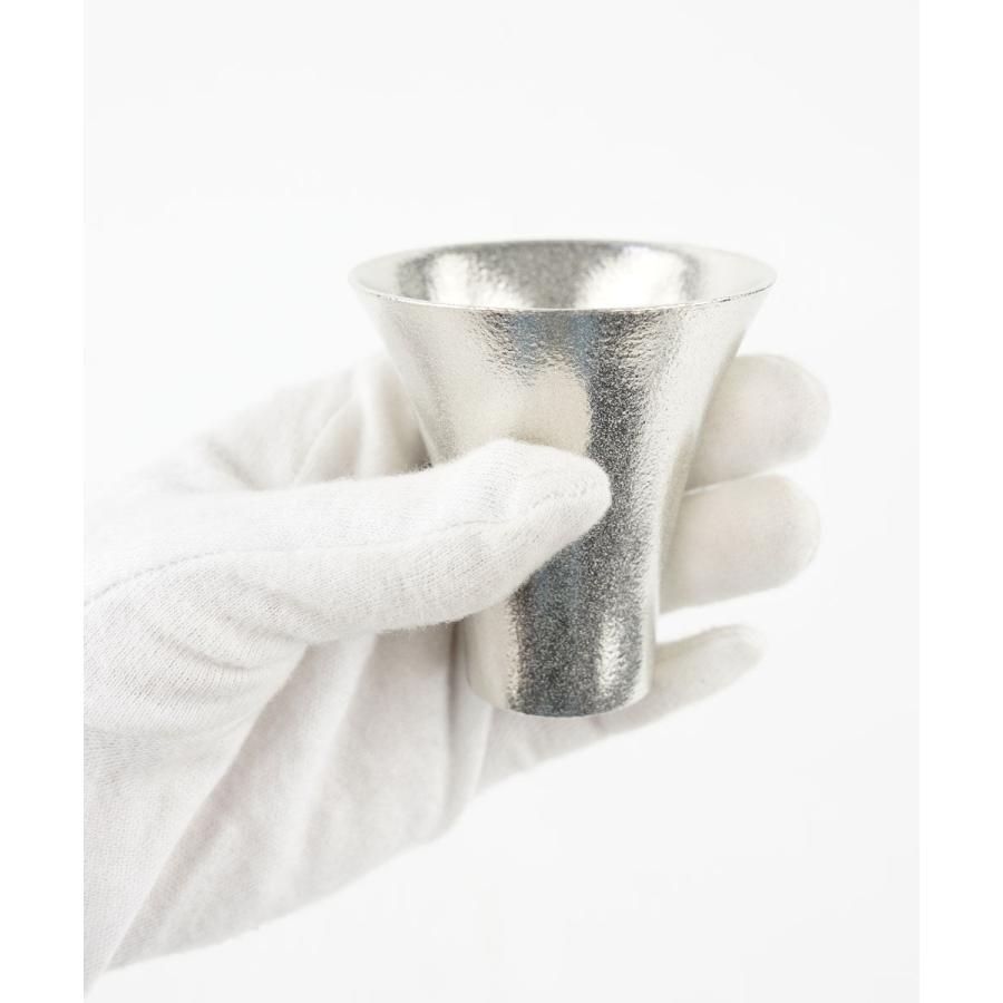 ぎんがどう 鋳錫 吉祥紋酒器 梅紋 ぐい呑み (ラッパ型) 銀雅堂