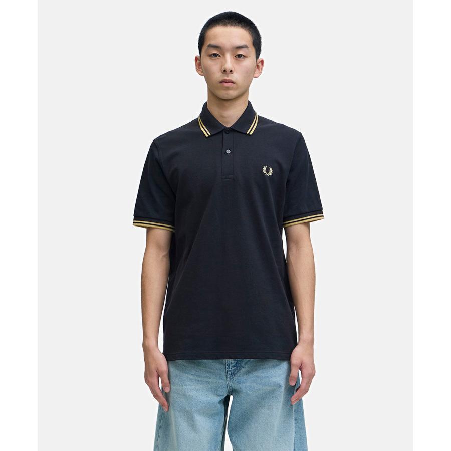 未使用に近い‼️フレッドペリーポロシャツ　M12 ブラック×ゴールド　Lサイズ フレッドペリー ポロシャツ The Fred Perry Shirt M12 FRED PERRY 2026