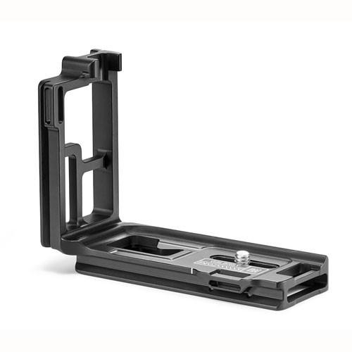 SONY α7 Ⅲ + GITZO L型プレート Gitzo teams up with Sony to launch tripod and L-bracket designed