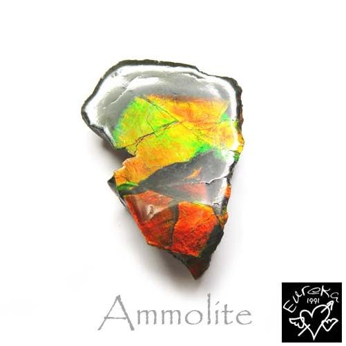★オパールのような混じり合う色彩が神秘的なアンモライトですアンモライト 原石 パワーストーン ルース 天然石