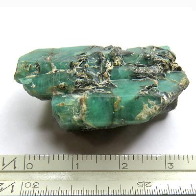 エメラルドグリーン　原石　☺︎ パワーストーン パワーストーン 天然石 エメラルド原石[T672-959]