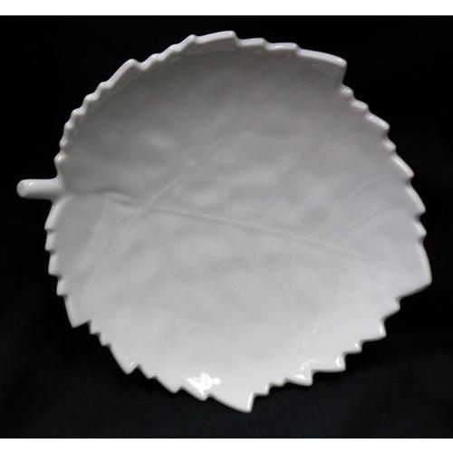 SALE現品限り特価 KPMベルリン【白磁リーフディッシュS 約13x12cm