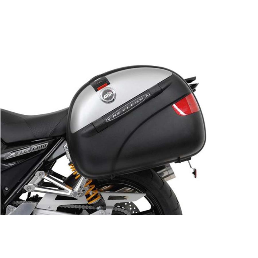 ほぼ新品】XJR1300用リアキャリア (早い者勝ちです！)